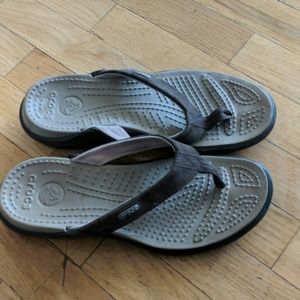 Womens crocs flip flops